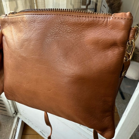 Tan Brown crossbody bag,  2 side zippered pockets. - Picture 8 of 8